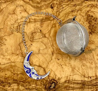 Crescent Moon Tea Infuser - The Traveling Teapot