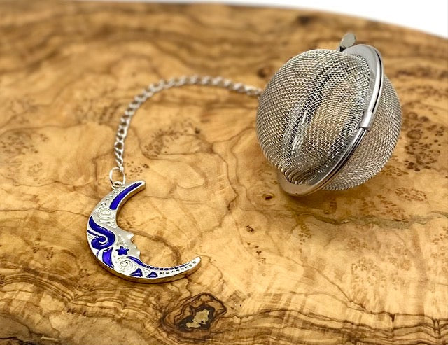 Crescent Moon Tea Infuser - The Traveling Teapot
